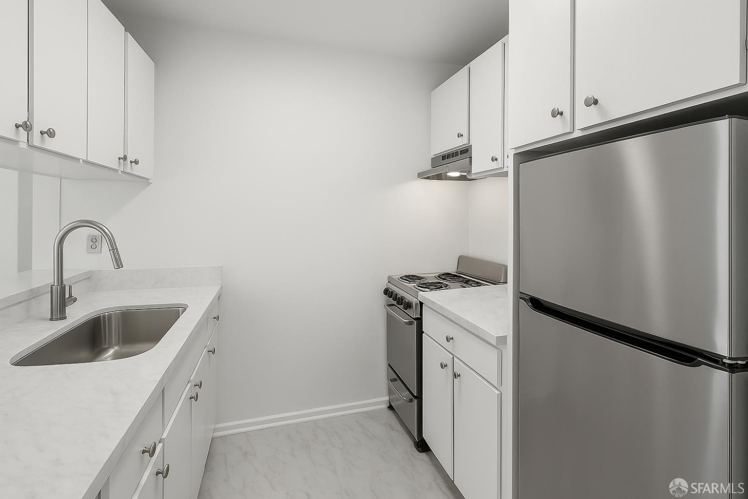 Photo #6: 425061767 Listing 