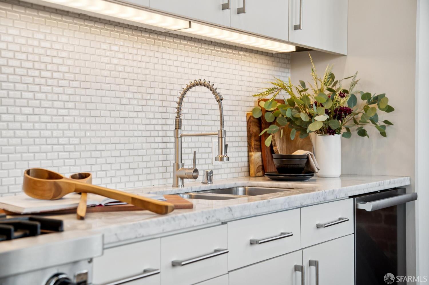 Detail Gallery Image 13 of 56 For 2101 Bryant St #306,  San Francisco,  CA 94110 - 3 Beds | 3 Baths