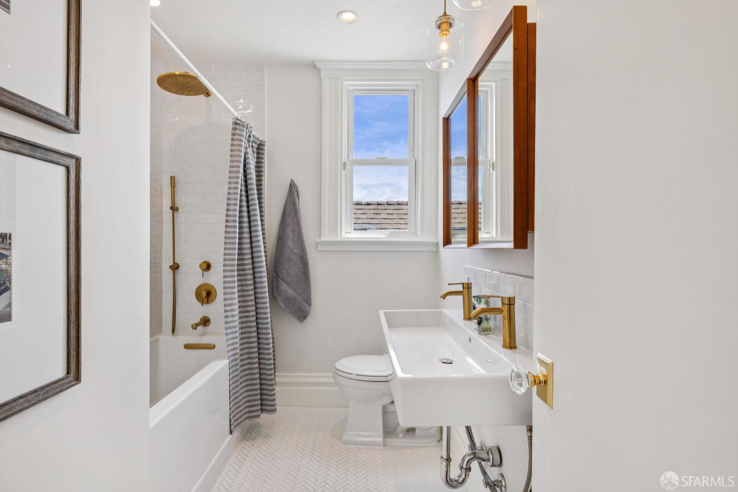 Detail Gallery Image 28 of 42 For 334 Park St, San Francisco,  CA 94110 - 3 Beds | 1 Baths