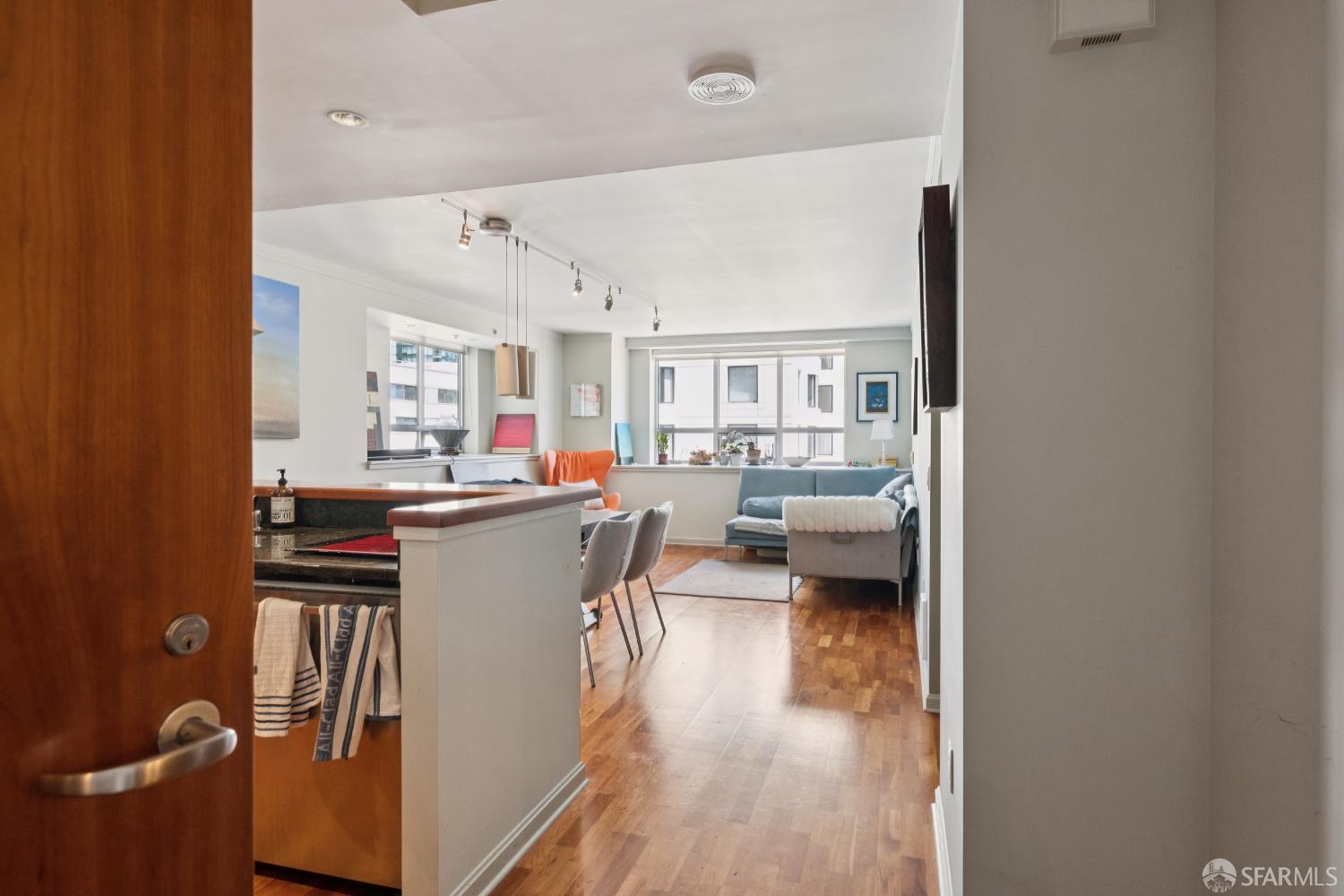 Detail Gallery Image 2 of 31 For 400 Beale St #905,  San Francisco,  CA 94105 - 1 Beds | 1 Baths