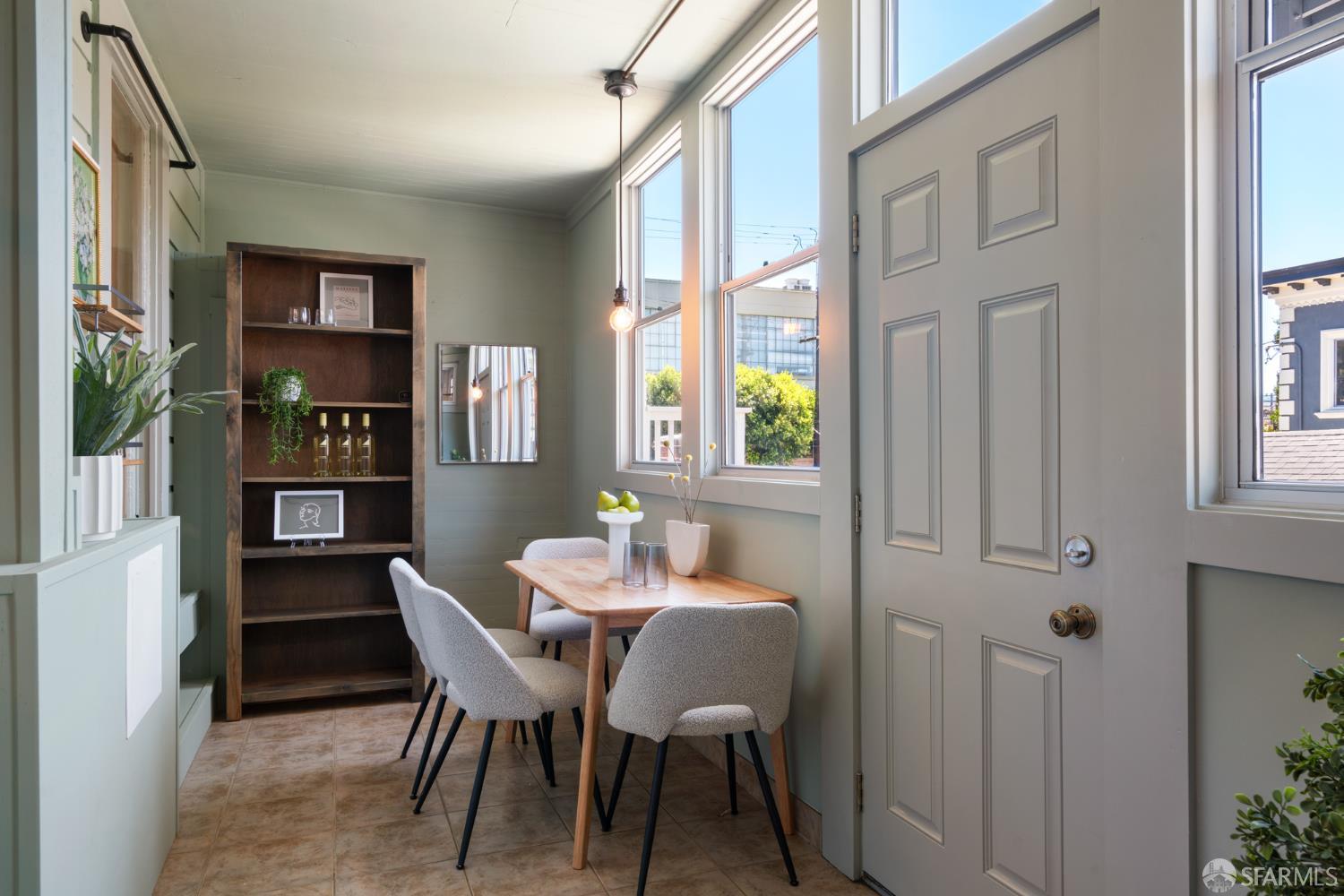 Detail Gallery Image 15 of 33 For 1384 Utah St, San Francisco,  CA 94110 - 2 Beds | 1 Baths