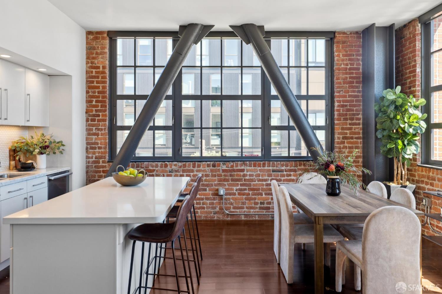 Detail Gallery Image 2 of 56 For 2101 Bryant St #306,  San Francisco,  CA 94110 - 3 Beds | 3 Baths