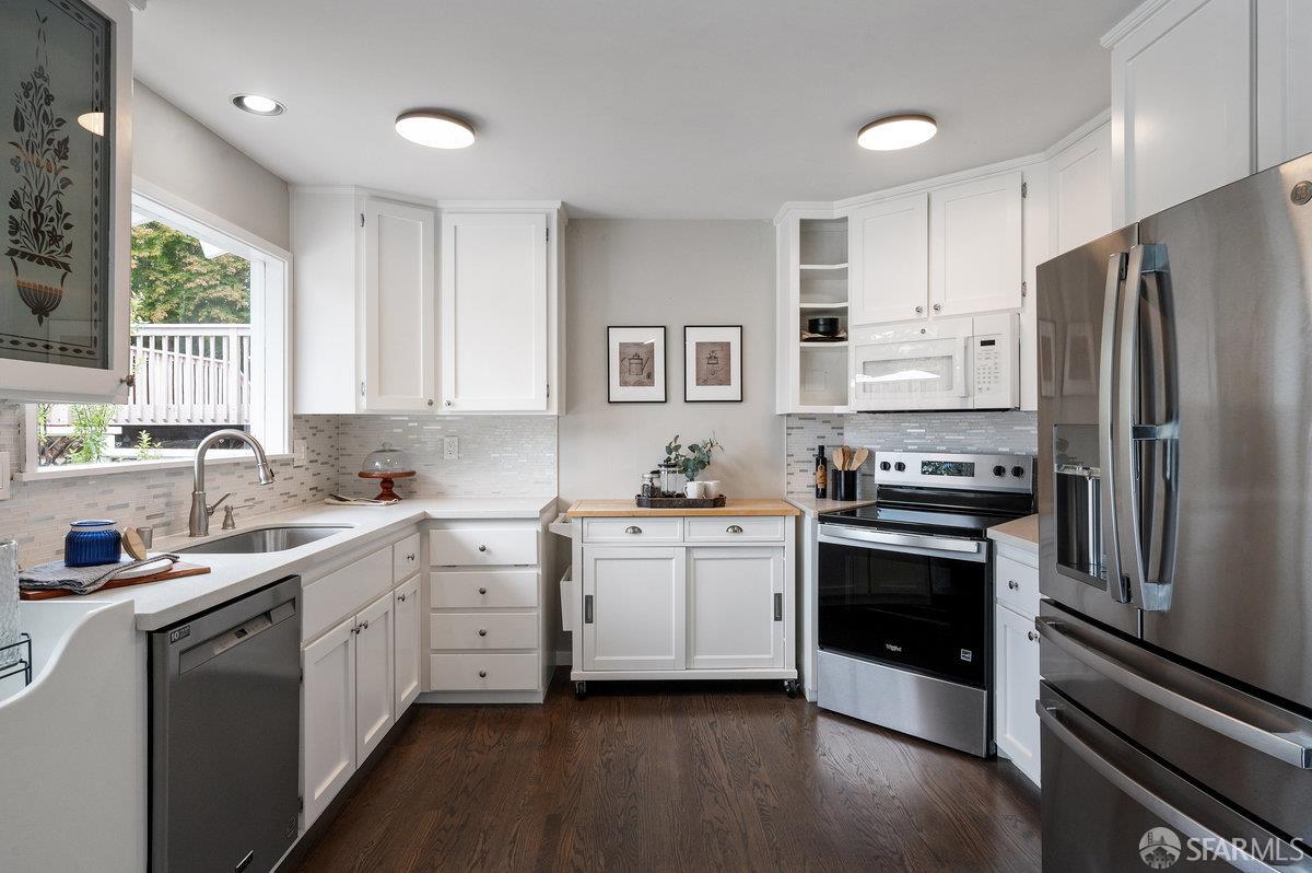 Detail Gallery Image 7 of 40 For 800 Larkspur Dr, Millbrae,  CA 94030 - 3 Beds | 3 Baths