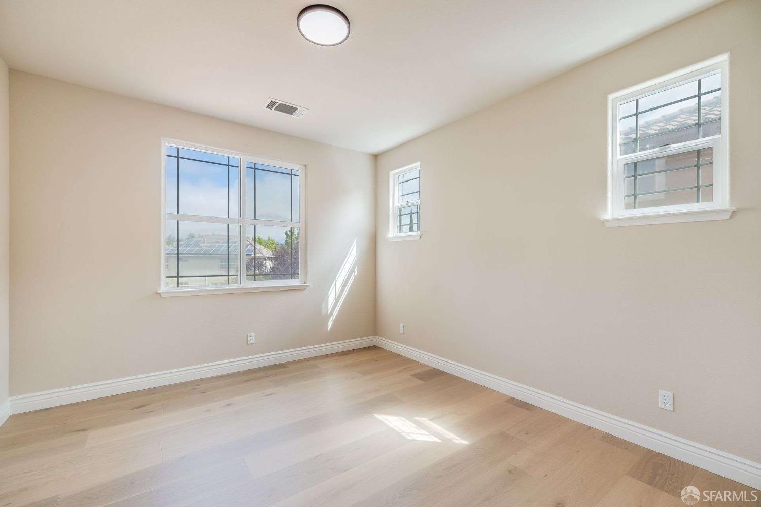 Detail Gallery Image 30 of 52 For 5619 Wells Ln, San Ramon,  CA 94582 - 5 Beds | 3/1 Baths