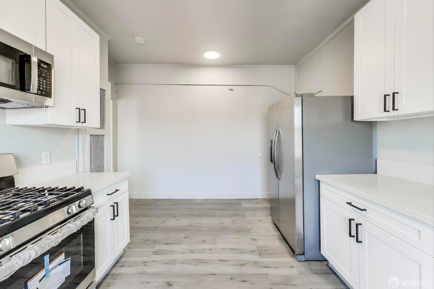 Detail Gallery Image 7 of 39 For 1671 Greenwich St, San Francisco,  CA 94123 - – Beds | – Baths
