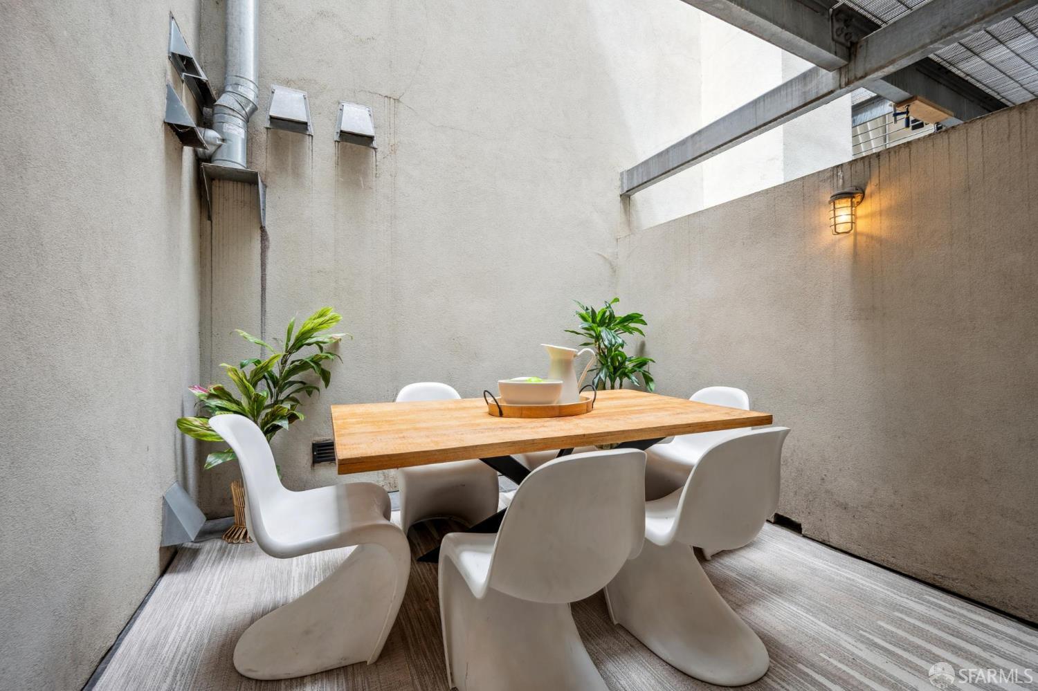 Detail Gallery Image 30 of 52 For 188 South Park St #3,  San Francisco,  CA 94107 - 2 Beds | 2/1 Baths