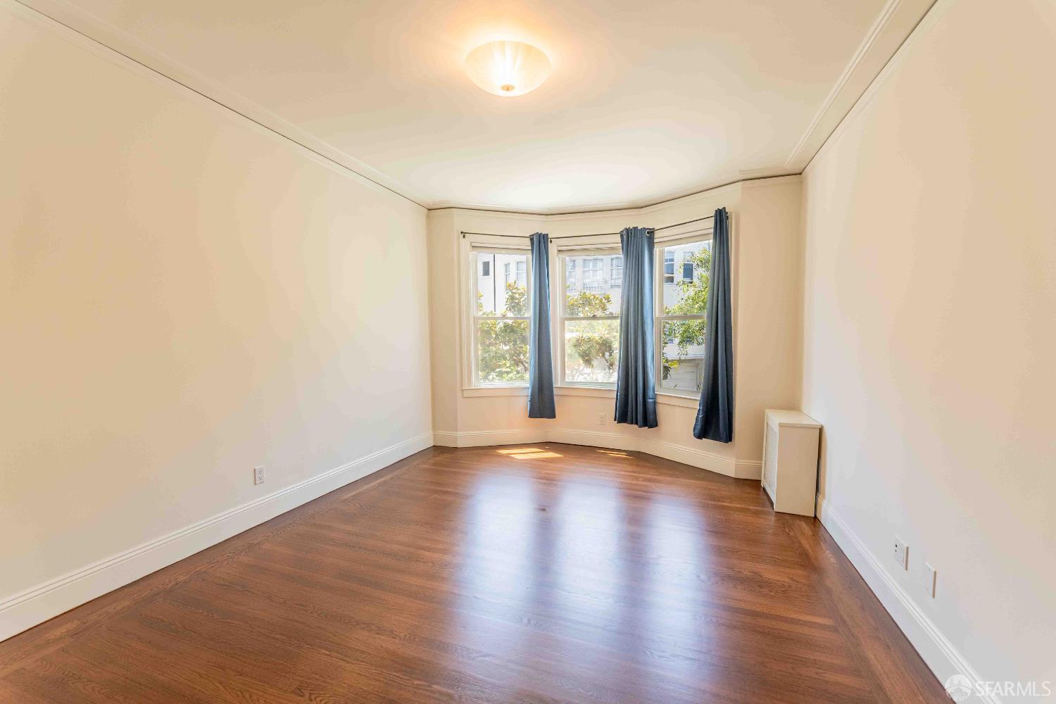Detail Gallery Image 3 of 8 For 3440 Pierce St #1,  San Francisco,  CA 94123 - 1 Beds | 1 Baths
