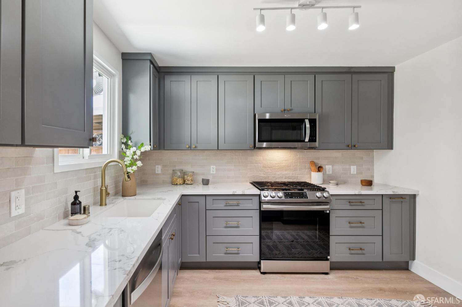 Detail Gallery Image 21 of 63 For 941 Norton St, San Mateo,  CA 94401 - 3 Beds | 1/1 Baths