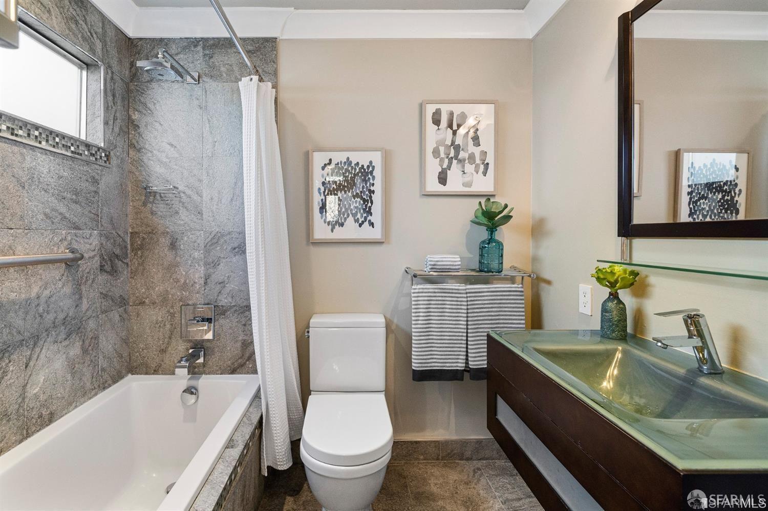 Detail Gallery Image 12 of 17 For 38 Landers St, San Francisco,  CA 94114 - 1 Beds | 1 Baths