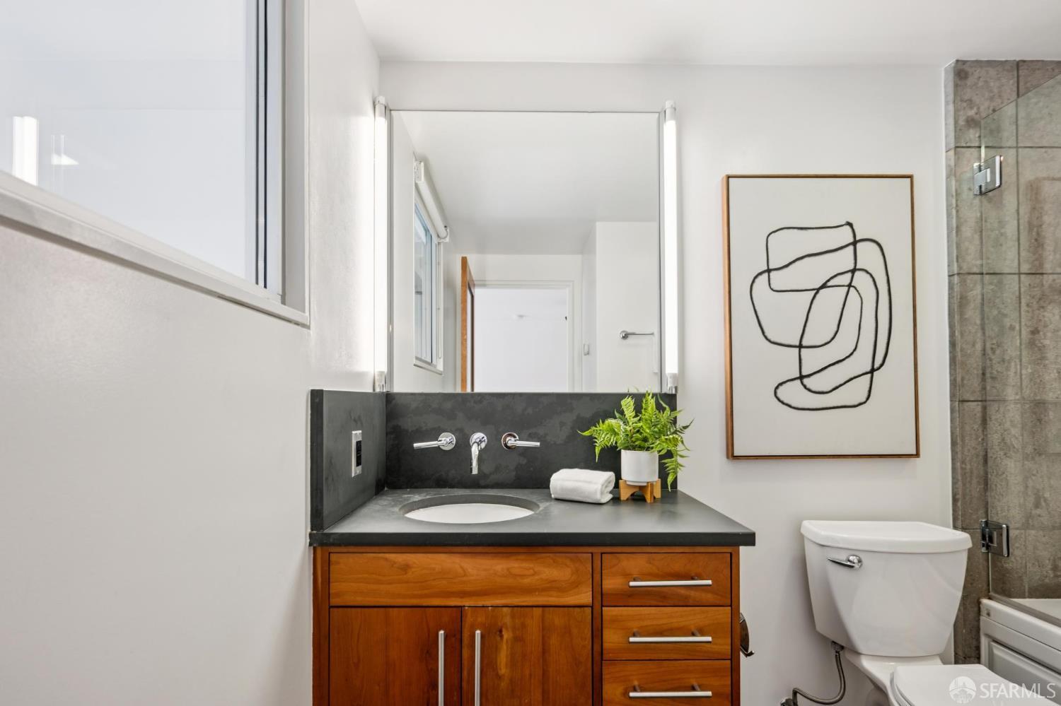 Detail Gallery Image 36 of 52 For 188 South Park St #3,  San Francisco,  CA 94107 - 2 Beds | 2/1 Baths