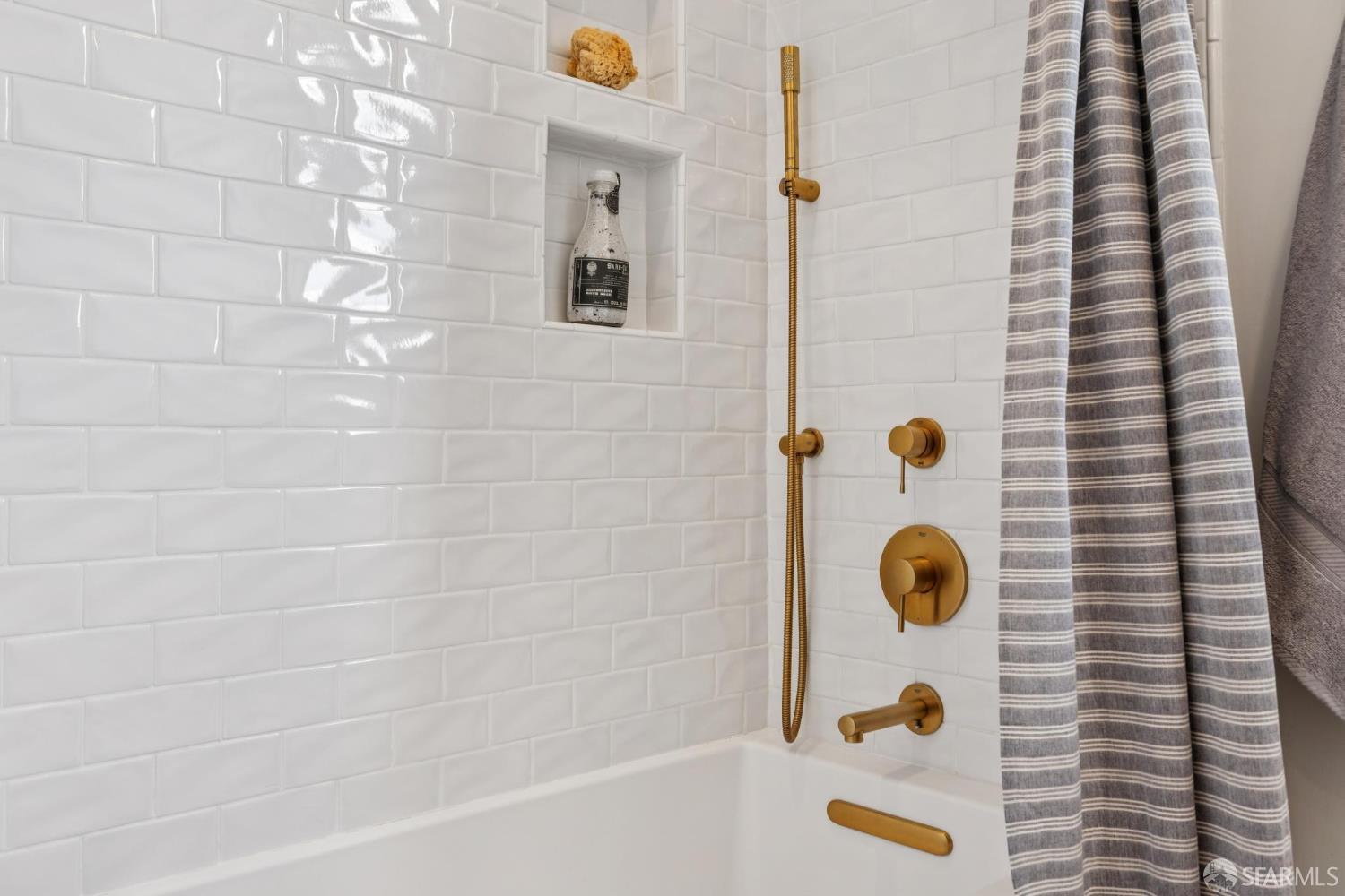 Detail Gallery Image 29 of 42 For 334 Park St, San Francisco,  CA 94110 - 3 Beds | 1 Baths