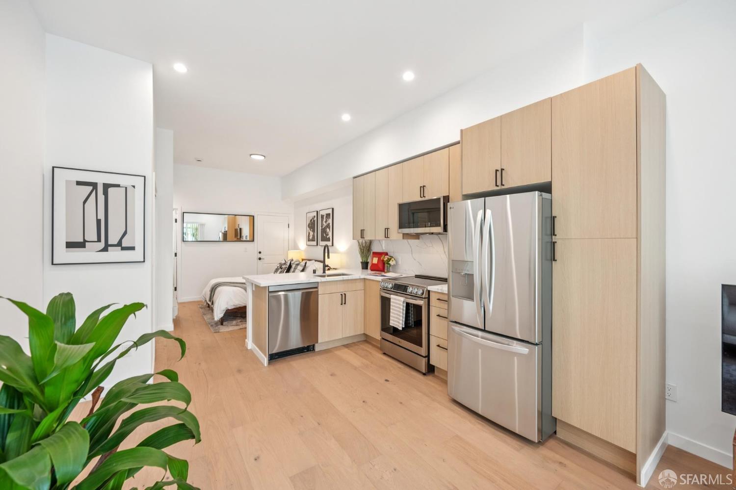 Detail Gallery Image 5 of 12 For 1117 Guerrero St #1,  San Francisco,  CA 94110 - 0 Beds | 1 Baths