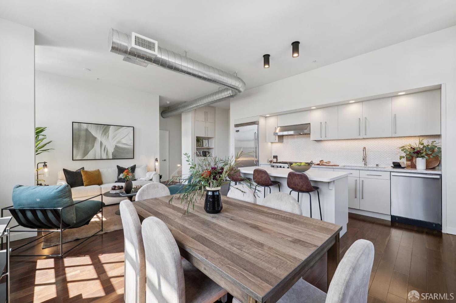 Detail Gallery Image 4 of 56 For 2101 Bryant St #306,  San Francisco,  CA 94110 - 3 Beds | 3 Baths