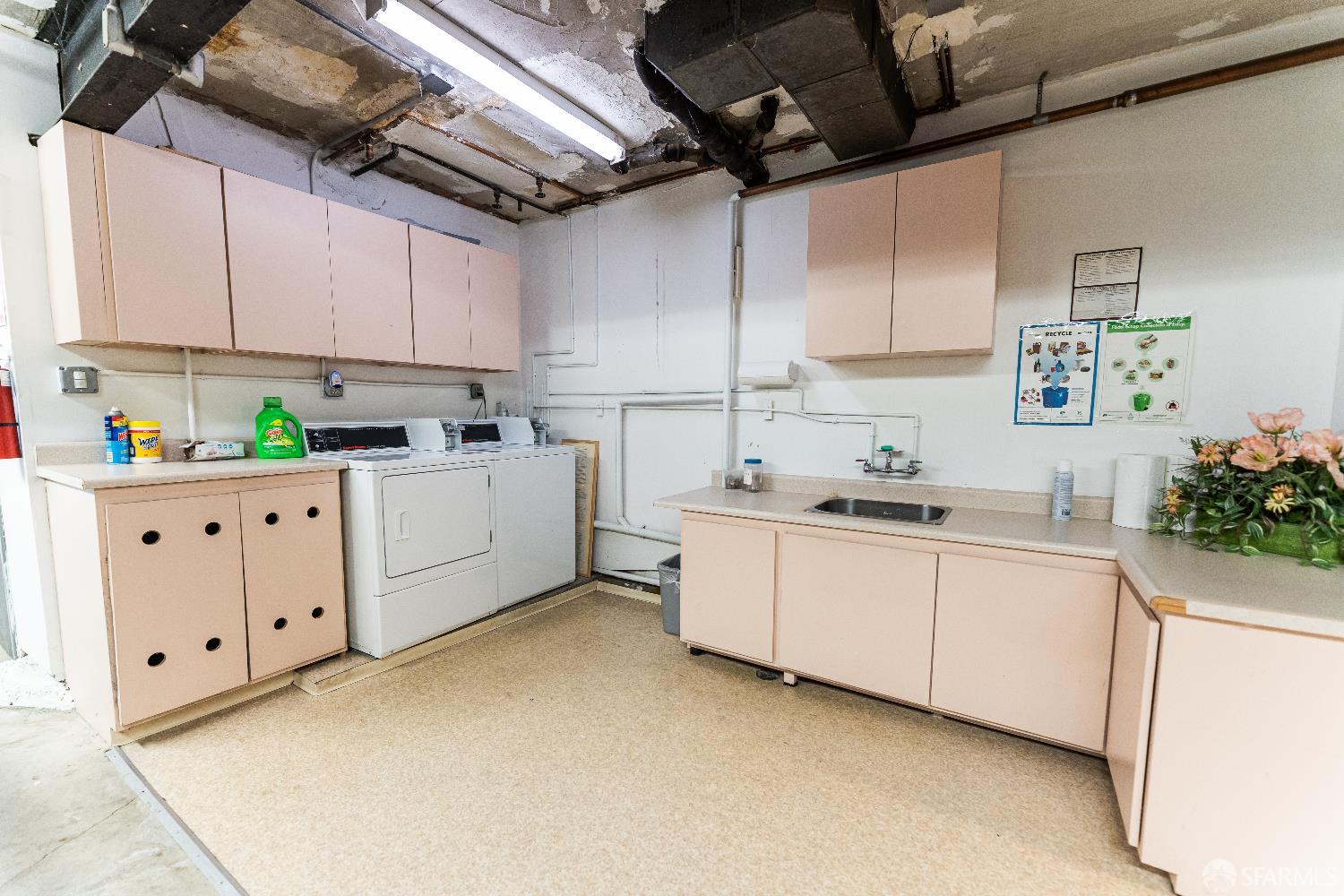 Detail Gallery Image 8 of 8 For 3440 Pierce St #1,  San Francisco,  CA 94123 - 1 Beds | 1 Baths