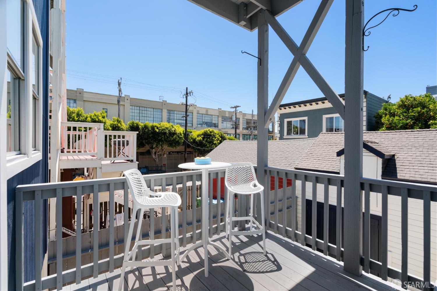 Detail Gallery Image 18 of 33 For 1384 Utah St, San Francisco,  CA 94110 - 2 Beds | 1 Baths