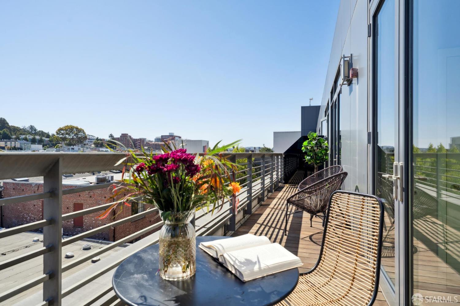 Detail Gallery Image 45 of 56 For 2101 Bryant St #306,  San Francisco,  CA 94110 - 3 Beds | 3 Baths