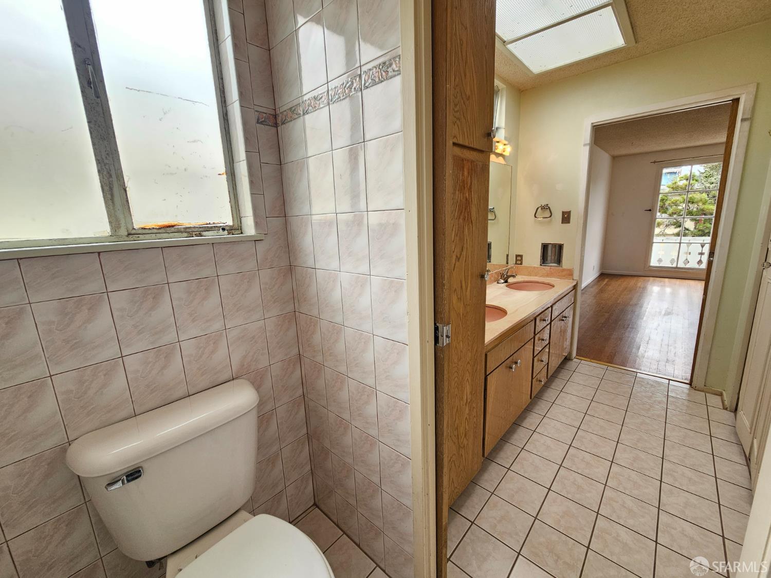 Detail Gallery Image 10 of 26 For 83 Parkside Ave, Daly City,  CA 94015 - 3 Beds | 2/1 Baths