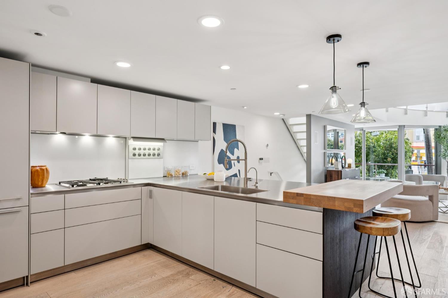 Detail Gallery Image 23 of 52 For 188 South Park St #3,  San Francisco,  CA 94107 - 2 Beds | 2/1 Baths