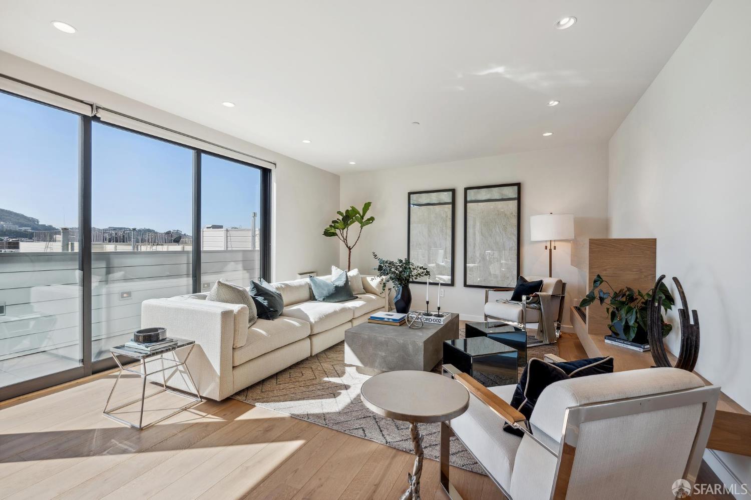 Detail Gallery Image 6 of 47 For 3657 California St, San Francisco,  CA 94118 - 3 Beds | 3 Baths
