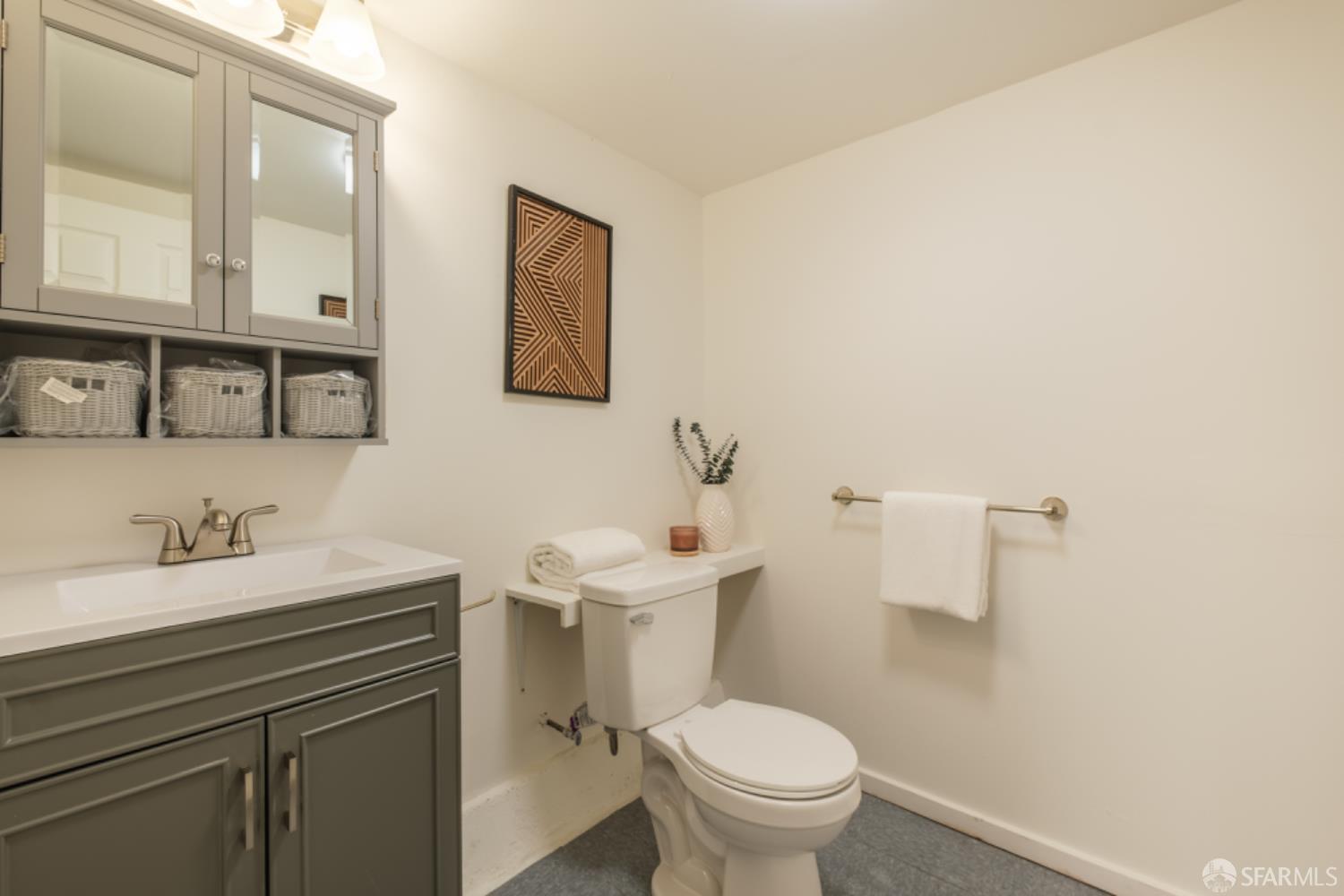 Detail Gallery Image 20 of 24 For 1547 Mckinnon Ave, San Francisco,  CA 94124 - 2 Beds | 1 Baths