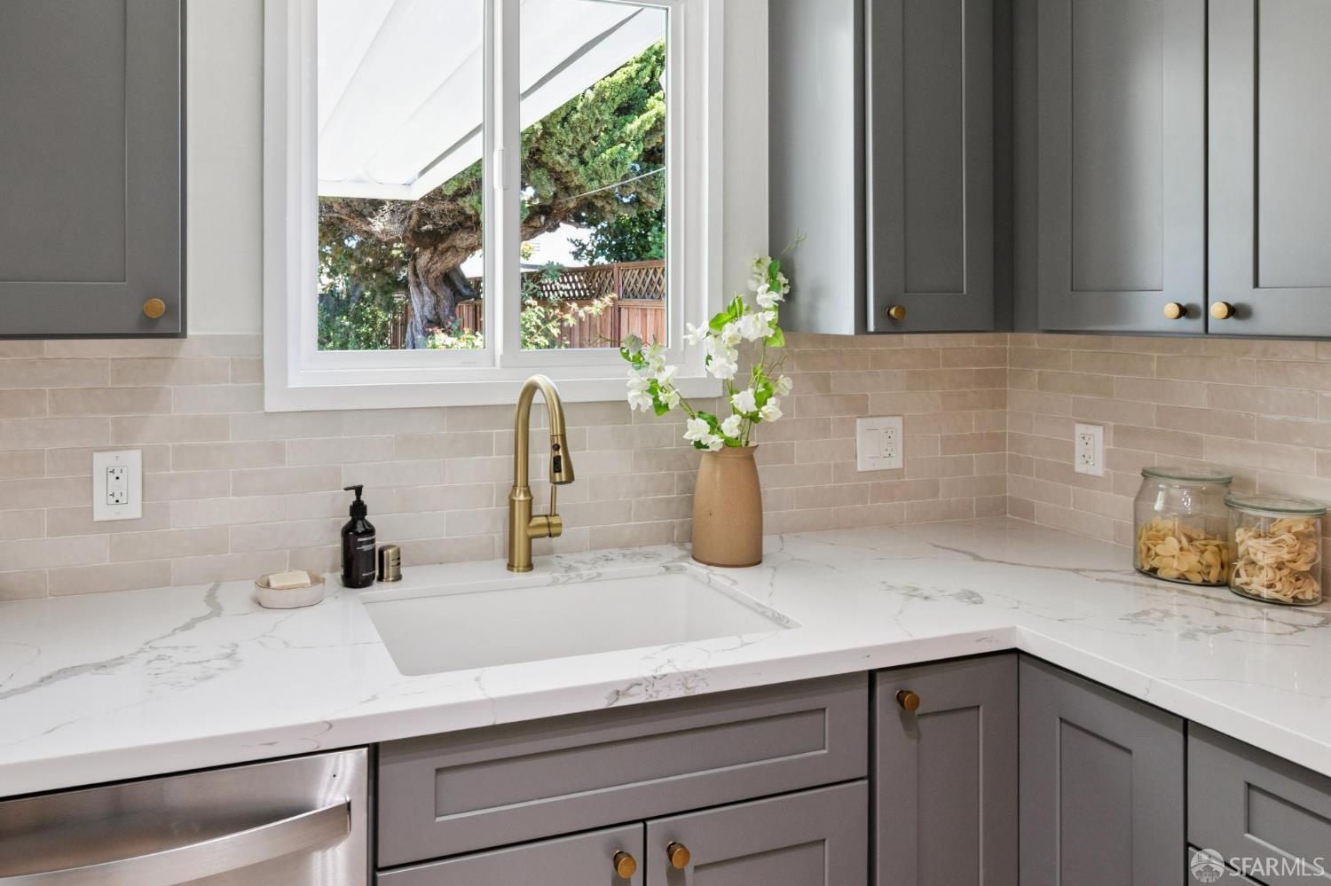 Detail Gallery Image 25 of 63 For 941 Norton St, San Mateo,  CA 94401 - 3 Beds | 1/1 Baths