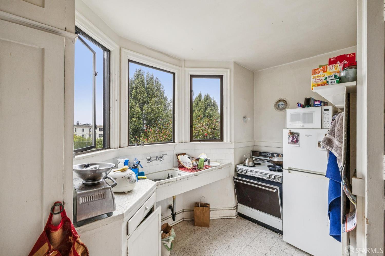 Detail Gallery Image 49 of 63 For 265 Rivoli St, San Francisco,  CA 94117 - – Beds | – Baths