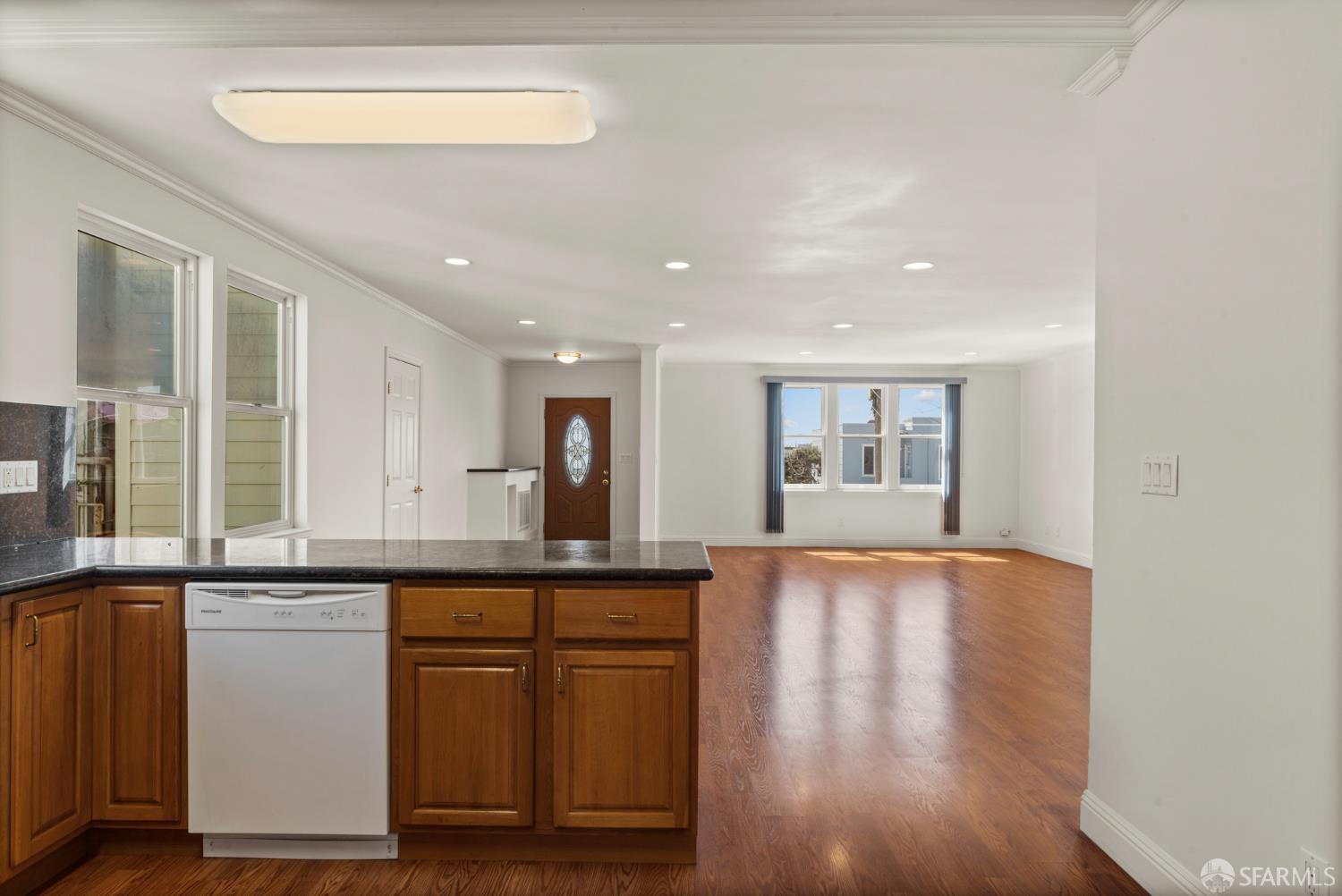 Detail Gallery Image 10 of 64 For 4108 Moraga St, San Francisco,  CA 94122 - – Beds | – Baths