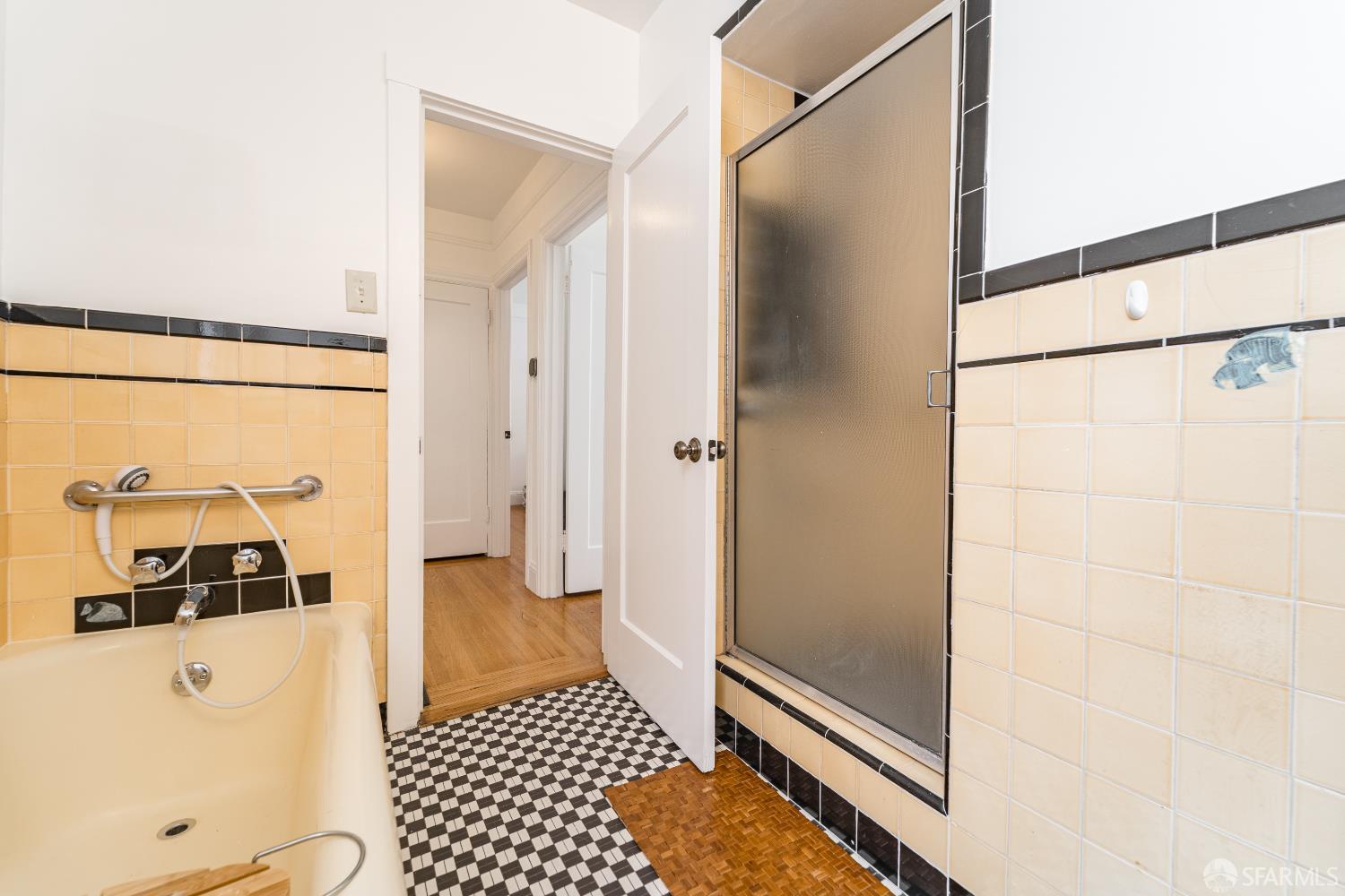 Detail Gallery Image 19 of 38 For 2212 15th Ave, San Francisco,  CA 94116 - 2 Beds | 1 Baths