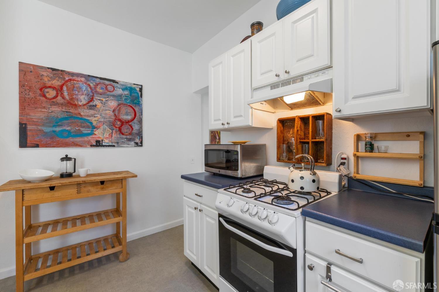 Detail Gallery Image 6 of 30 For 1742 Blake St #2,  Berkeley,  CA 94703 - 1 Beds | 1 Baths