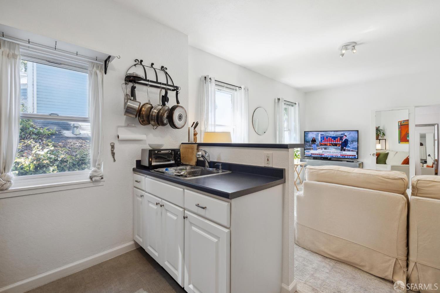 Detail Gallery Image 20 of 30 For 1742 Blake St #2,  Berkeley,  CA 94703 - 1 Beds | 1 Baths