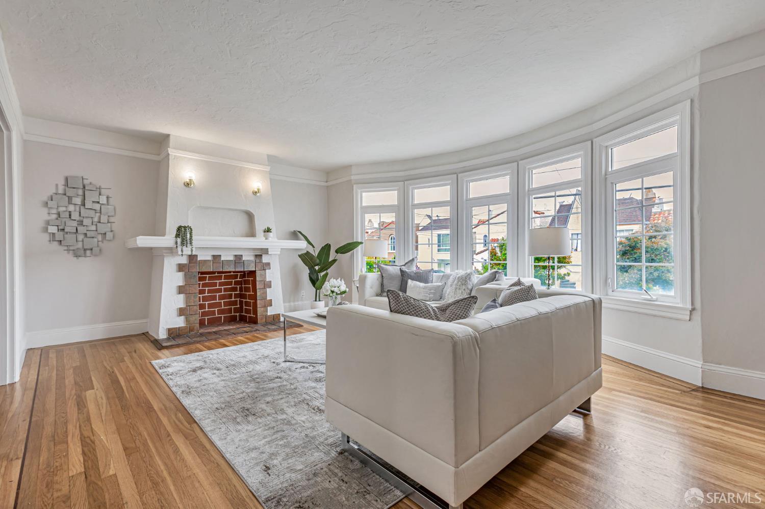 Detail Gallery Image 3 of 27 For 1750 26th Ave, San Francisco,  CA 94122 - 2 Beds | 1 Baths