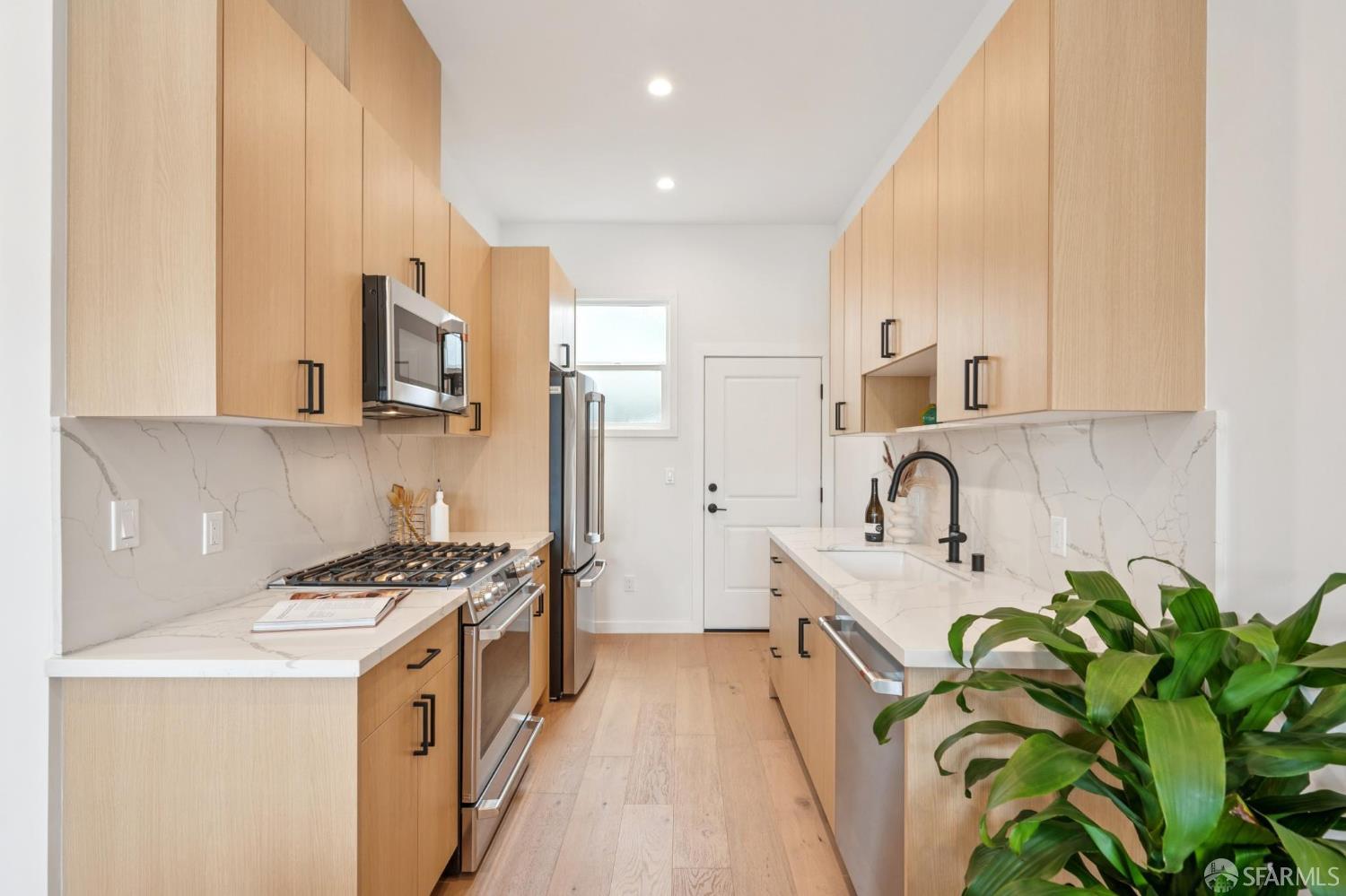 Detail Gallery Image 8 of 20 For 1117 Guerrero St #5,  San Francisco,  CA 94110 - 1 Beds | 1/1 Baths