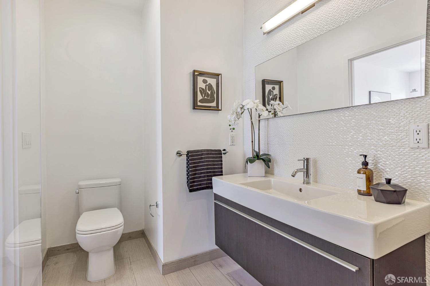 Detail Gallery Image 15 of 41 For 413 Valencia St #303,  San Francisco,  CA 94103 - 2 Beds | 2 Baths
