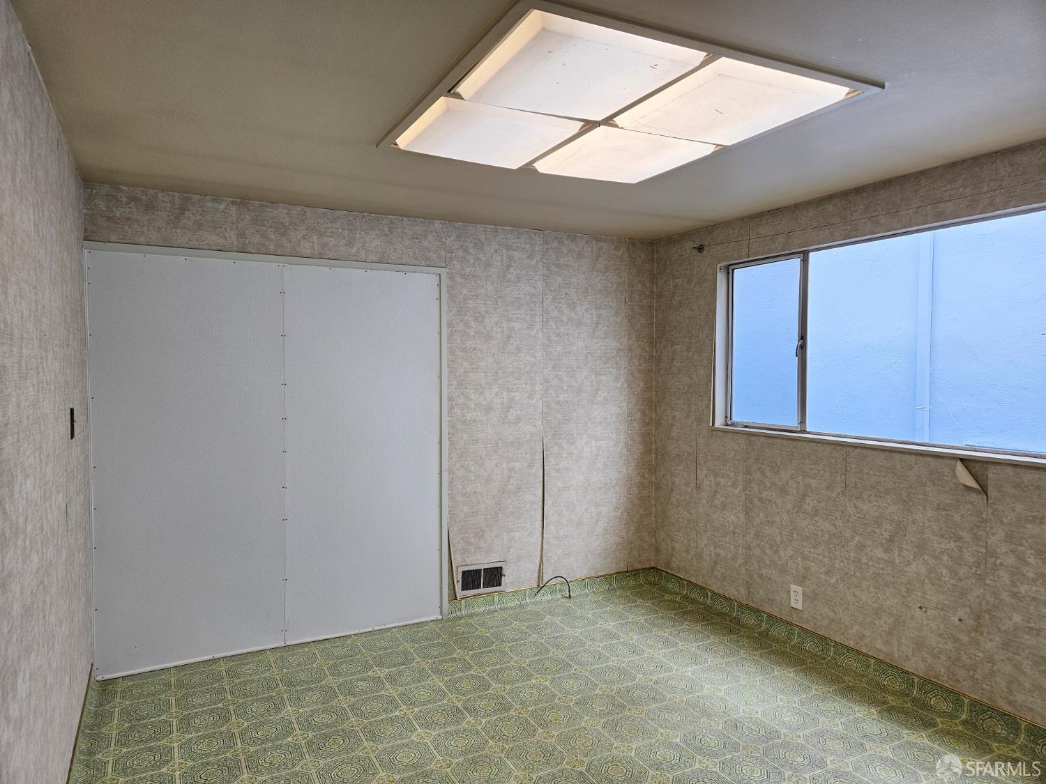 Detail Gallery Image 5 of 26 For 83 Parkside Ave, Daly City,  CA 94015 - 3 Beds | 2/1 Baths