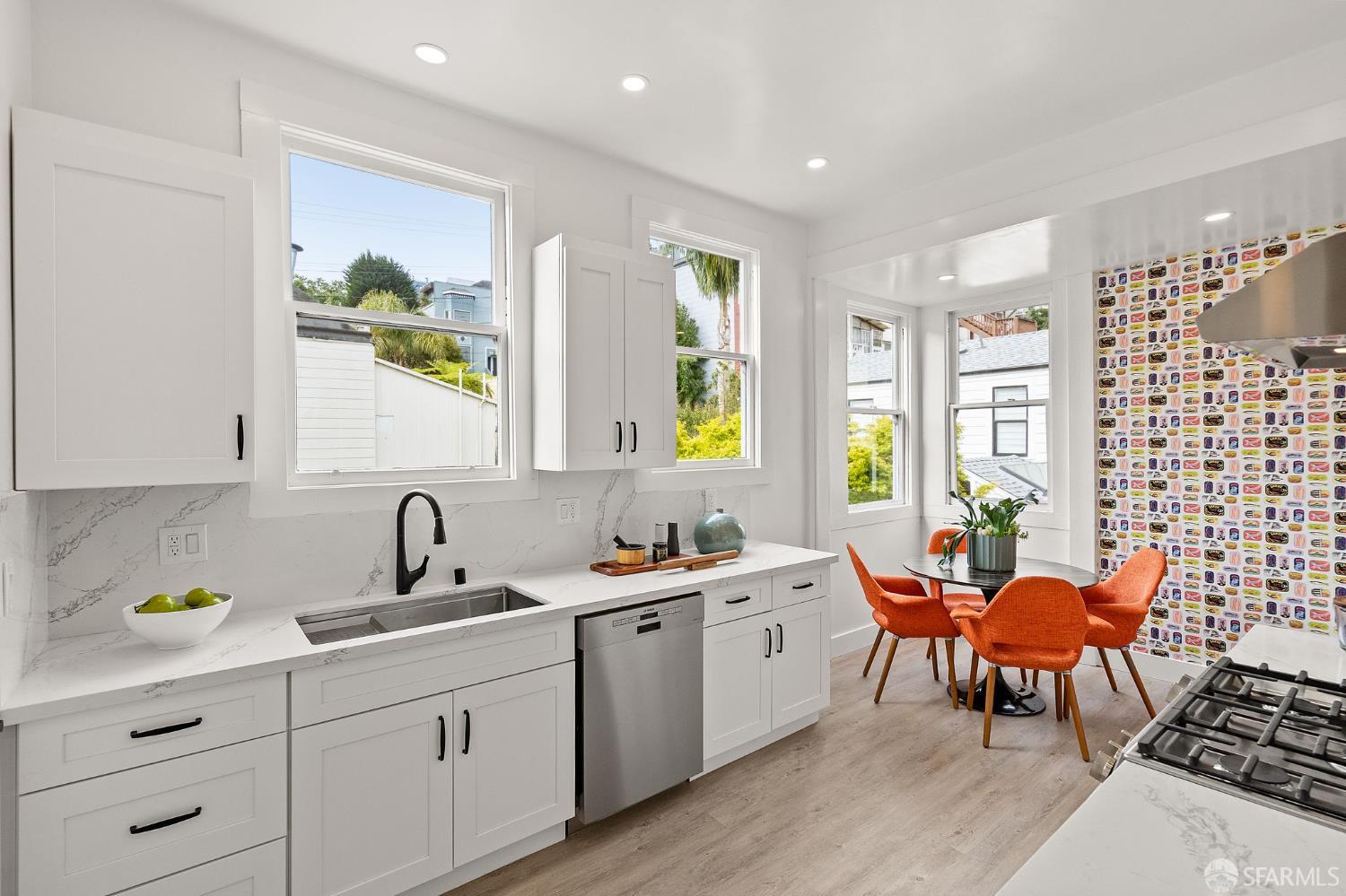 Detail Gallery Image 13 of 25 For 672 Castro St #674,  San Francisco,  CA 94114 - 3 Beds | 1 Baths