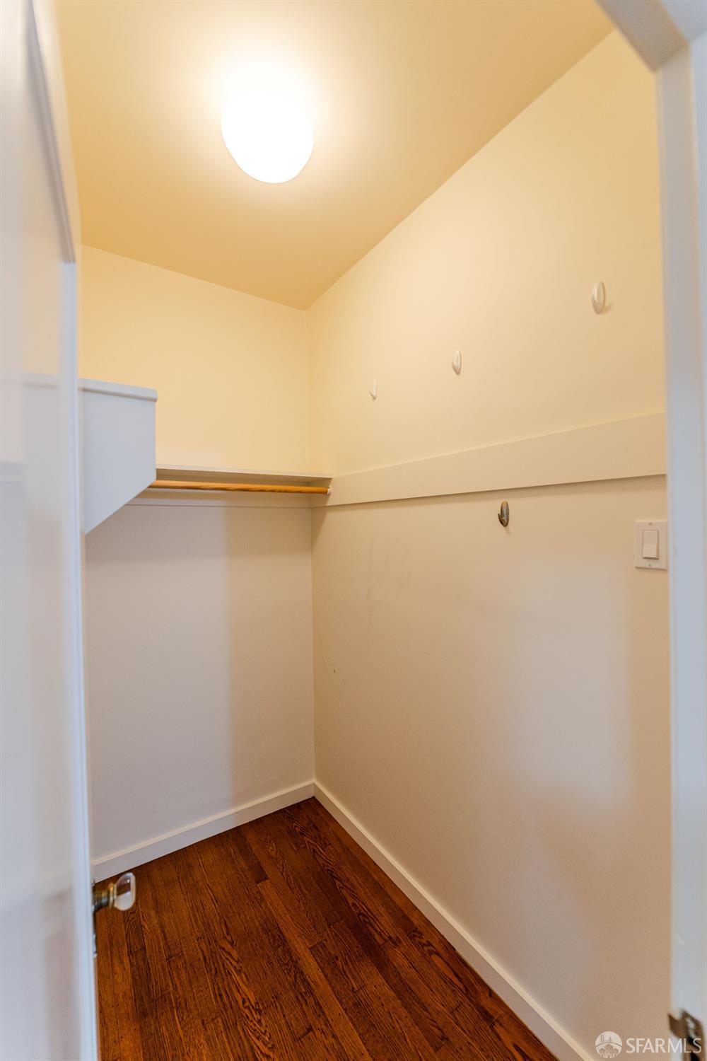Detail Gallery Image 5 of 8 For 3440 Pierce St #1,  San Francisco,  CA 94123 - 1 Beds | 1 Baths