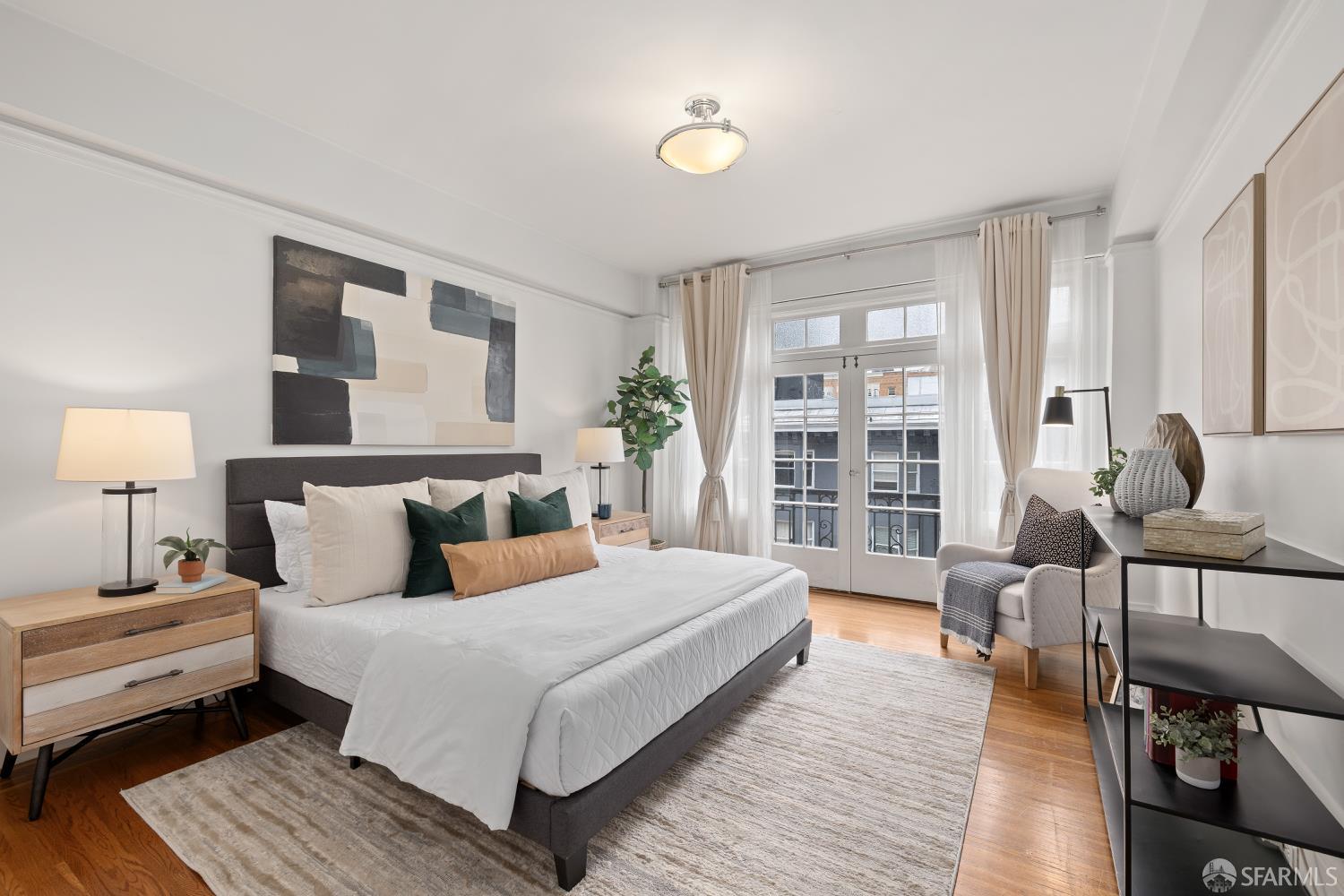 Detail Gallery Image 2 of 26 For 637 Powell St #401,  San Francisco,  CA 94108 - 2 Beds | 1 Baths