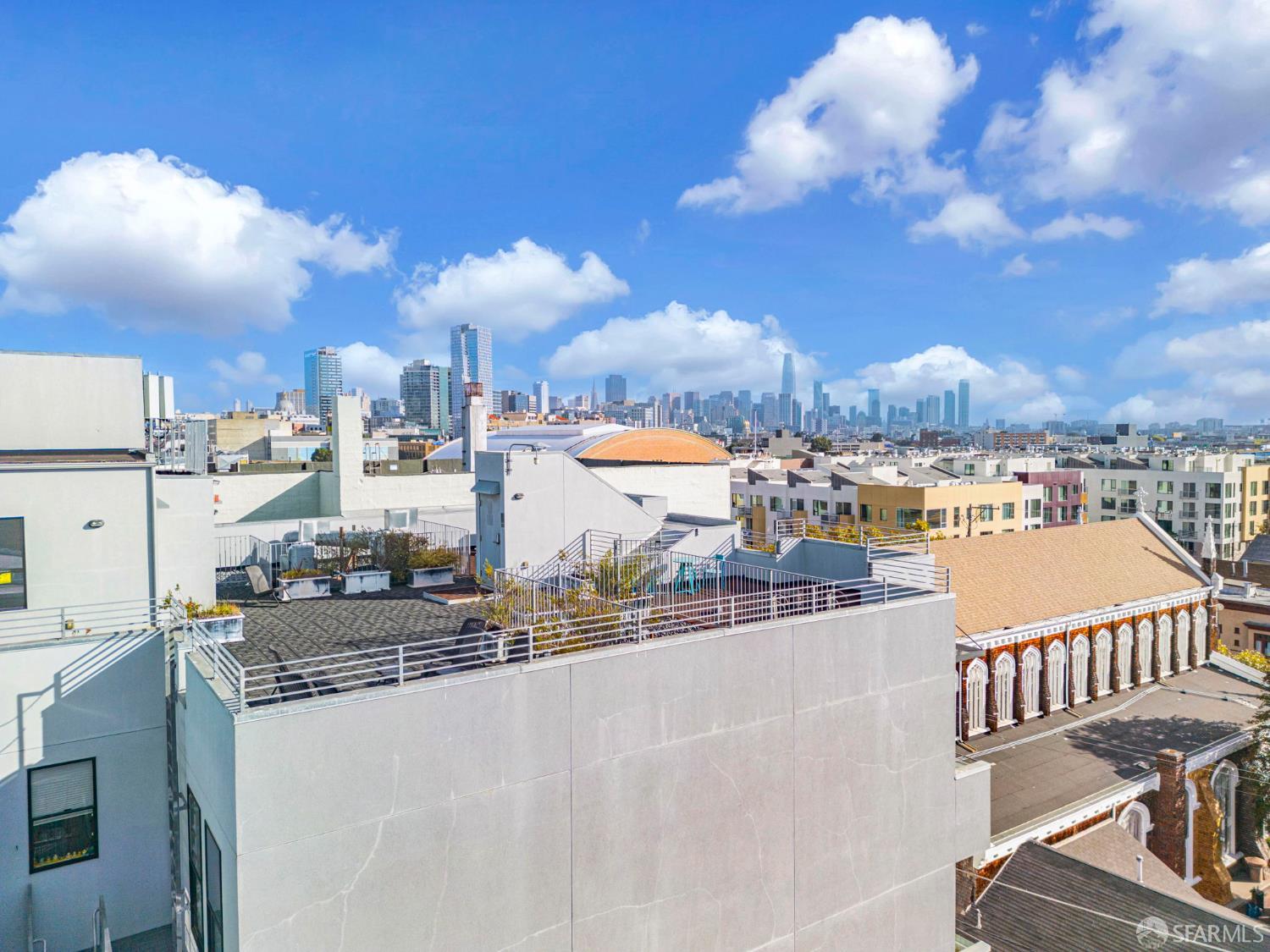 Detail Gallery Image 36 of 41 For 413 Valencia St #303,  San Francisco,  CA 94103 - 2 Beds | 2 Baths