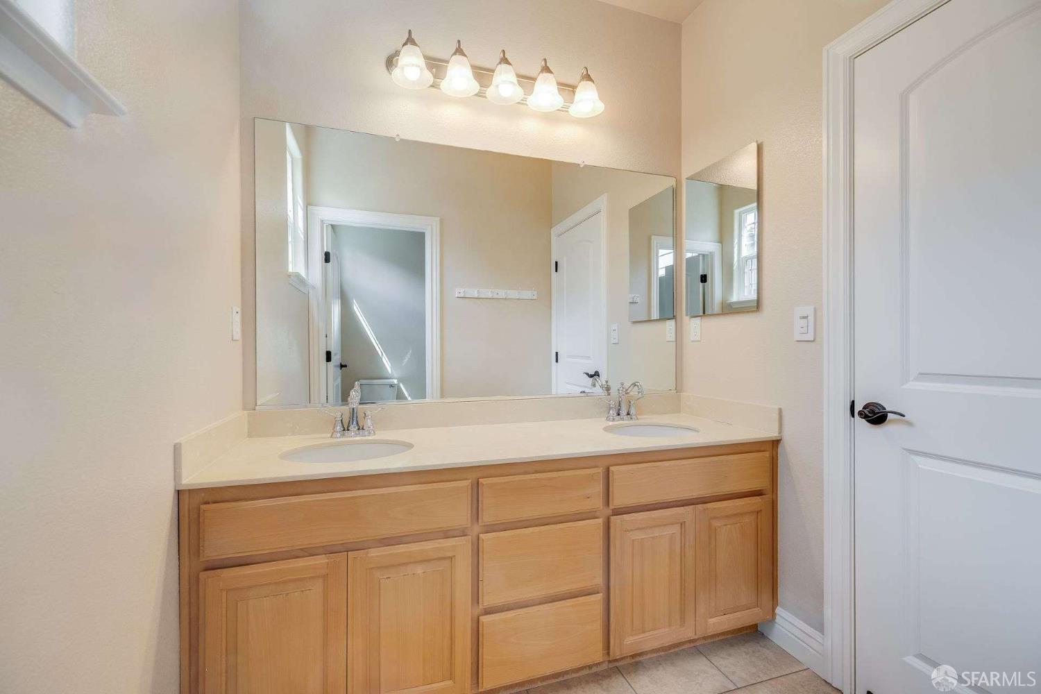Detail Gallery Image 32 of 52 For 5619 Wells Ln, San Ramon,  CA 94582 - 5 Beds | 3/1 Baths