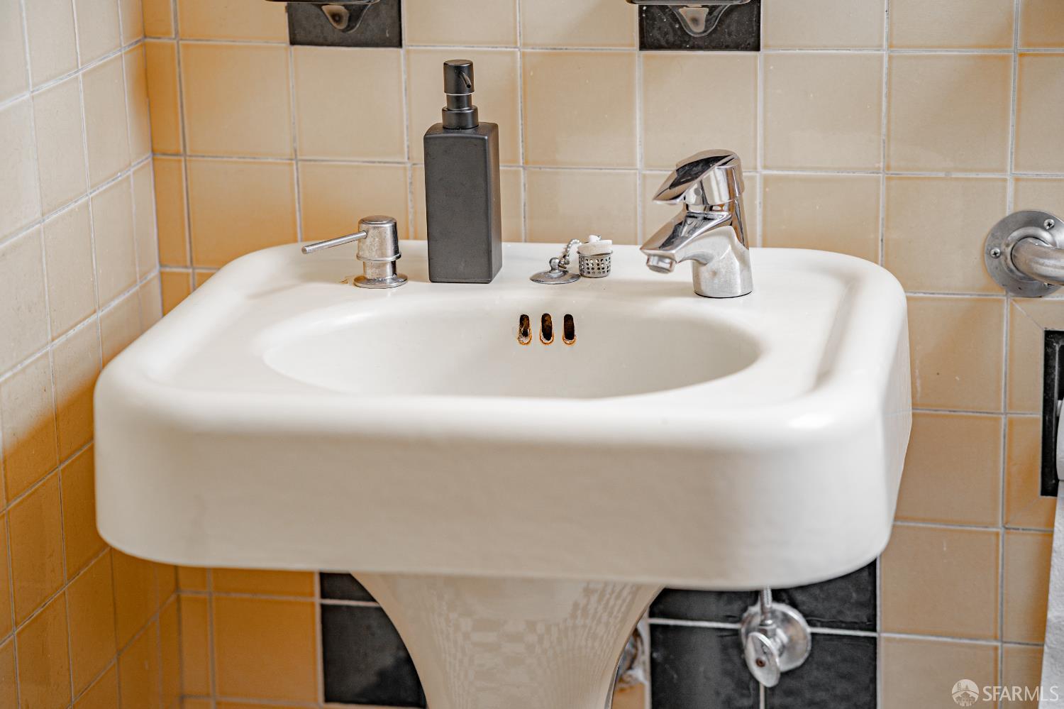 Detail Gallery Image 20 of 38 For 2212 15th Ave, San Francisco,  CA 94116 - 2 Beds | 1 Baths