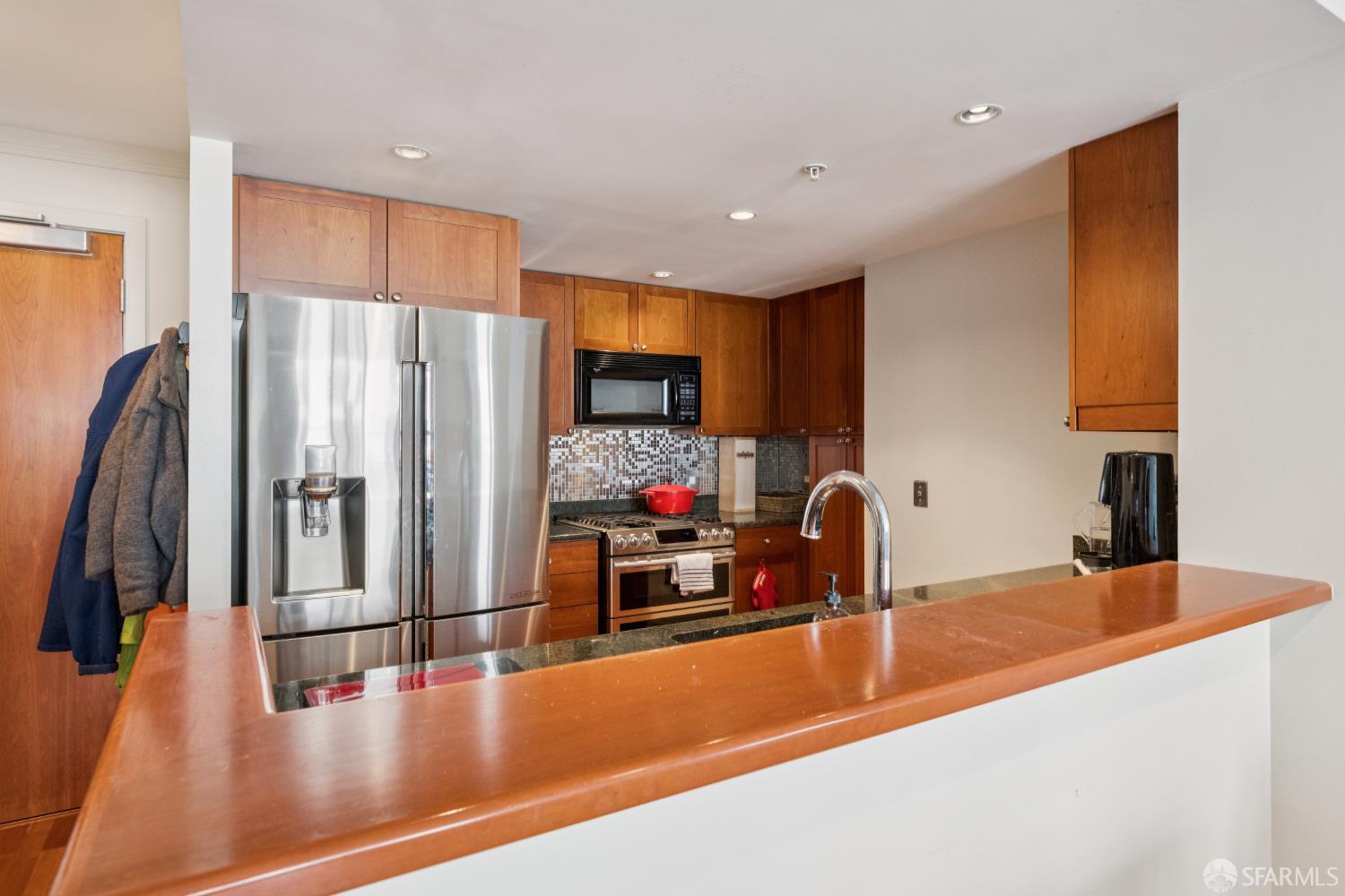 Detail Gallery Image 3 of 31 For 400 Beale St #905,  San Francisco,  CA 94105 - 1 Beds | 1 Baths