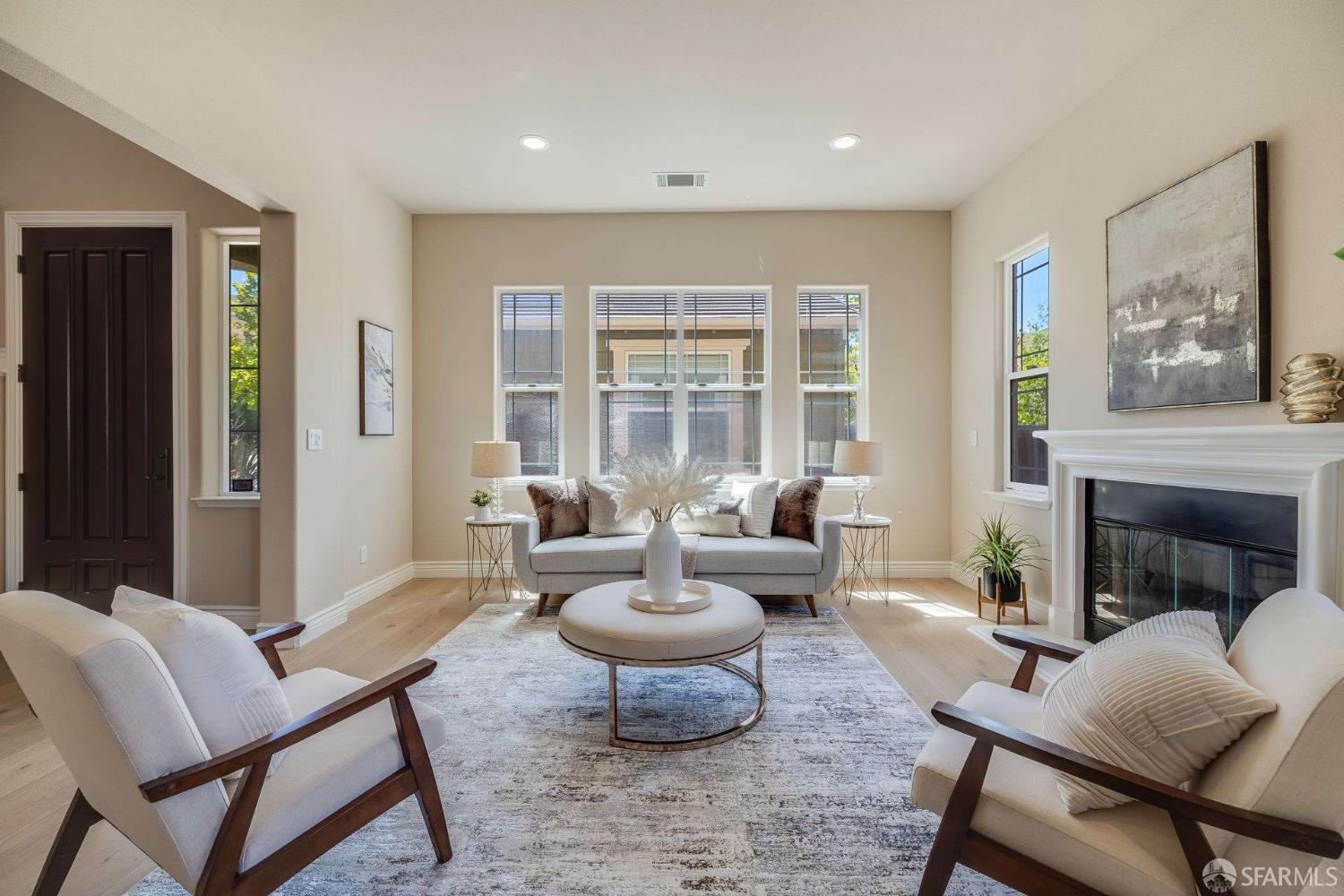 Detail Gallery Image 4 of 52 For 5619 Wells Ln, San Ramon,  CA 94582 - 5 Beds | 3/1 Baths