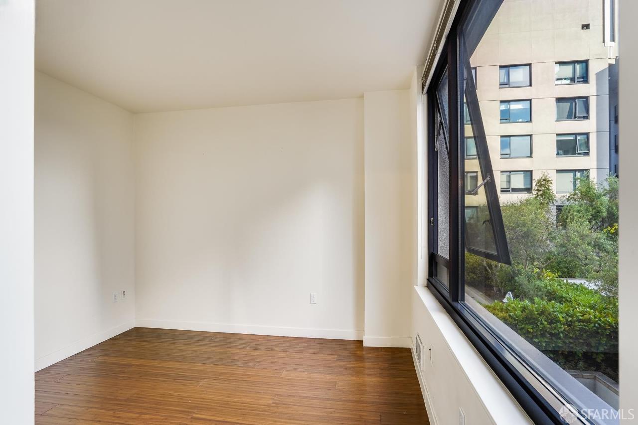 Photo #8: 425064110 Listing: Photo #8