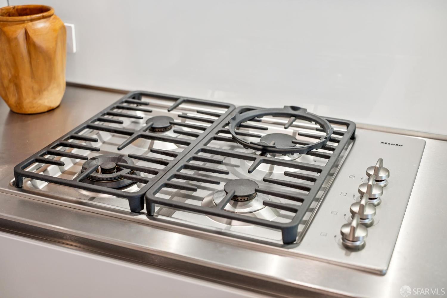 Detail Gallery Image 28 of 52 For 188 South Park St #3,  San Francisco,  CA 94107 - 2 Beds | 2/1 Baths