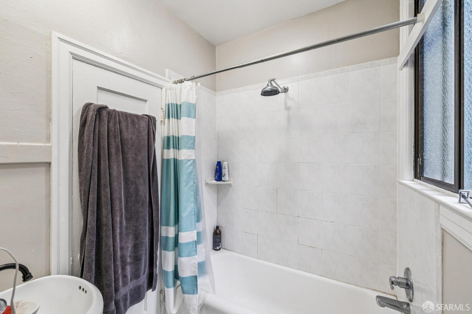 Detail Gallery Image 17 of 63 For 265 Rivoli St, San Francisco,  CA 94117 - – Beds | – Baths