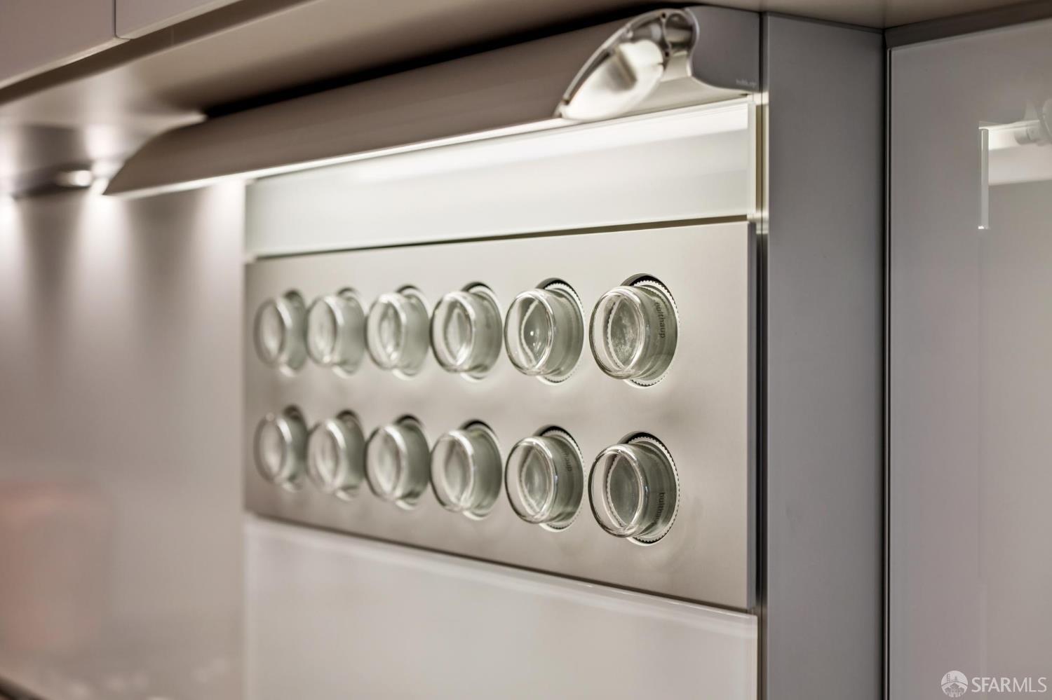 Detail Gallery Image 27 of 52 For 188 South Park St #3,  San Francisco,  CA 94107 - 2 Beds | 2/1 Baths