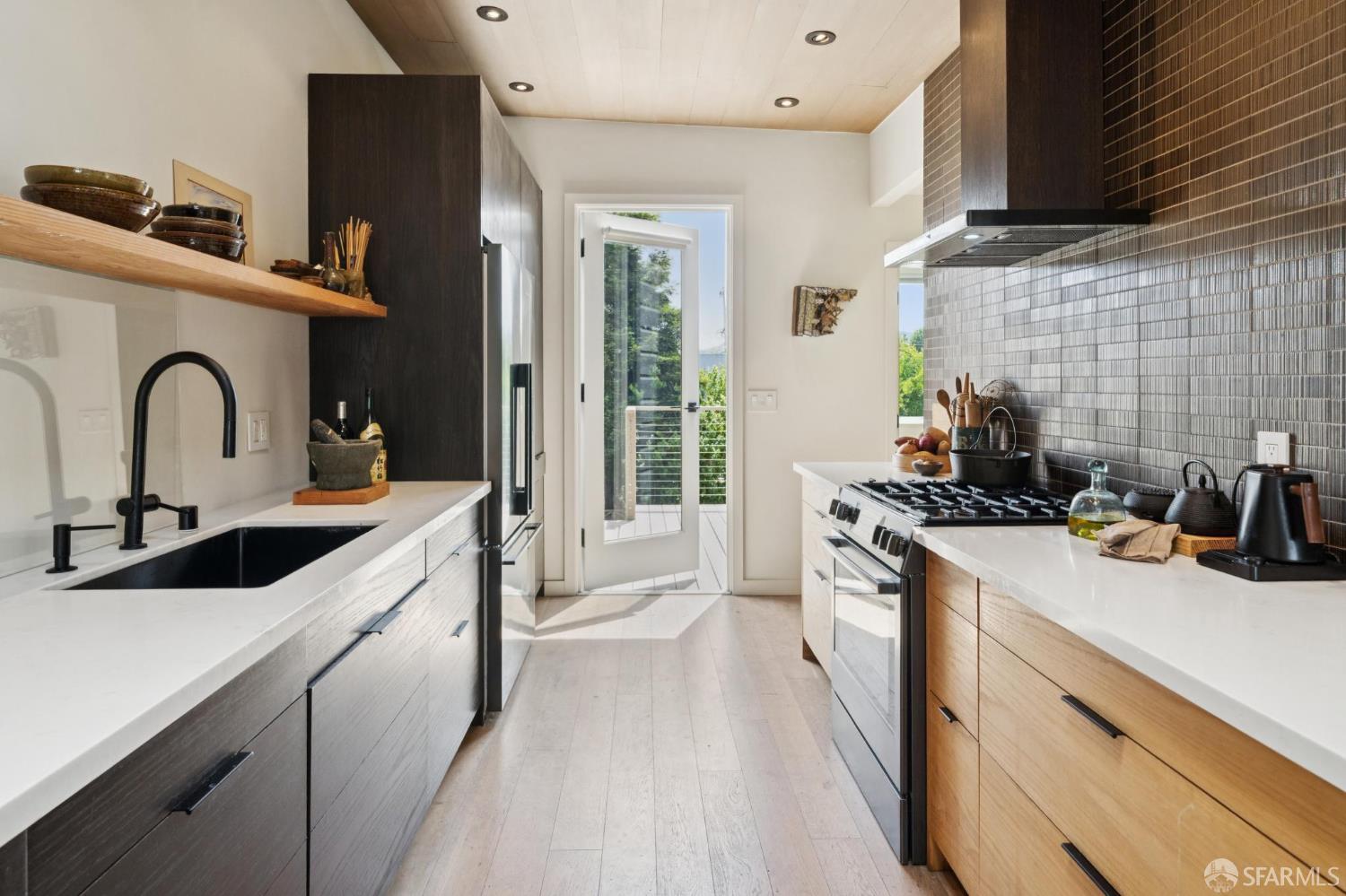 Detail Gallery Image 17 of 62 For 1515 Van Dyke Ave, San Francisco,  CA 94124 - 4 Beds | 2 Baths