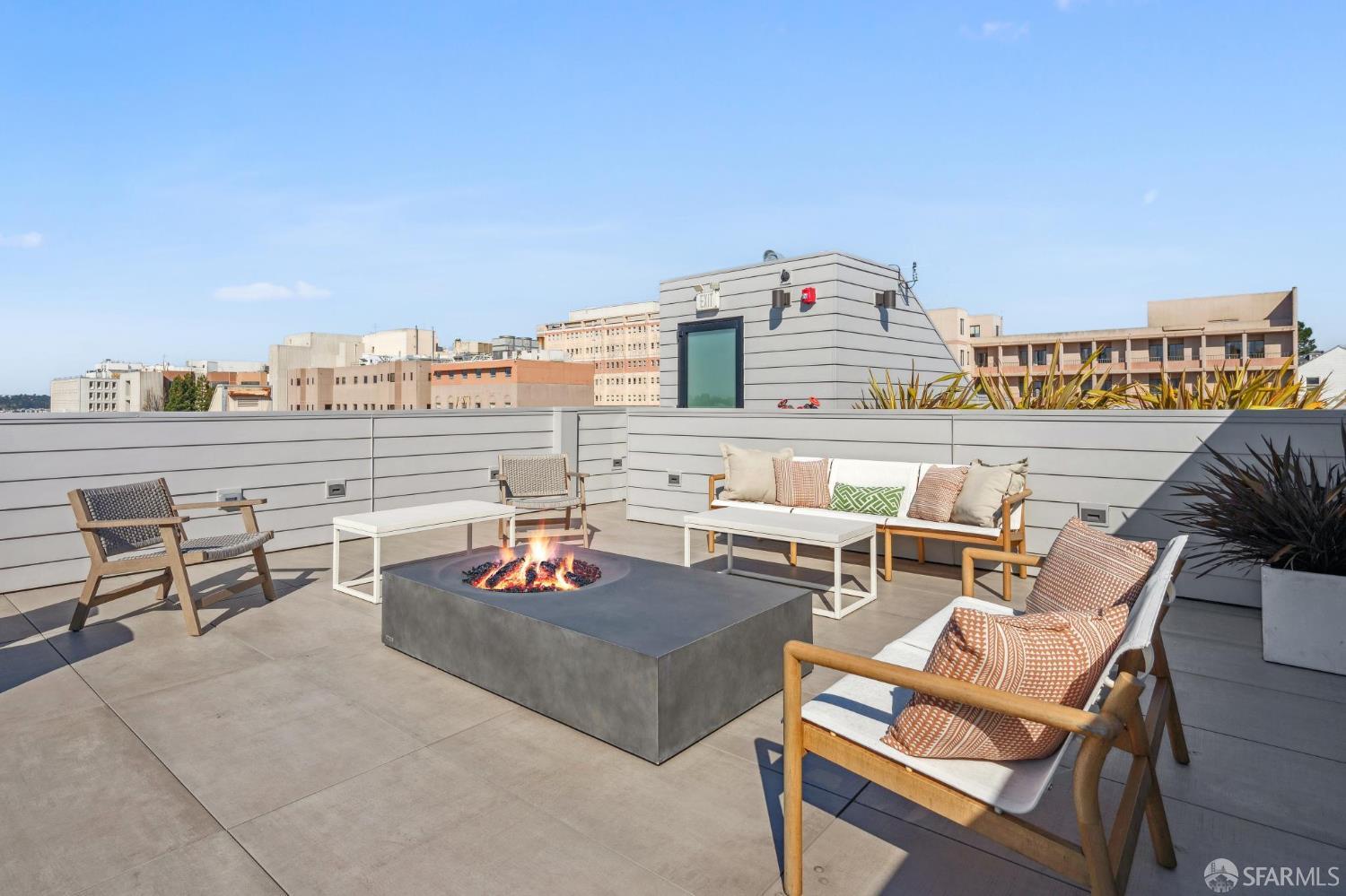 Detail Gallery Image 43 of 47 For 3657 California St, San Francisco,  CA 94118 - 3 Beds | 3 Baths