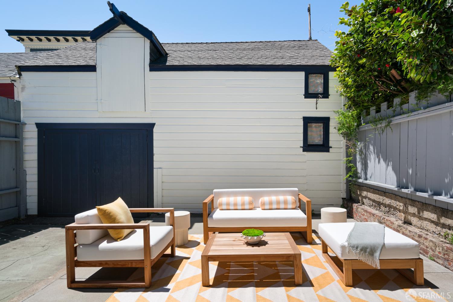 Detail Gallery Image 20 of 33 For 1384 Utah St, San Francisco,  CA 94110 - 2 Beds | 1 Baths