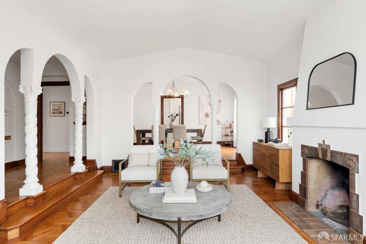Detail Gallery Image 4 of 51 For 115 Pinehurst Way, San Francisco,  CA 94127 - 3 Beds | 3 Baths
